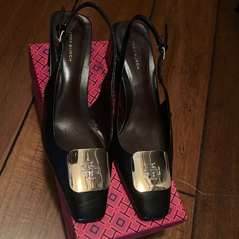 Tory Burch Georgia sling back sandals .(Authentic)